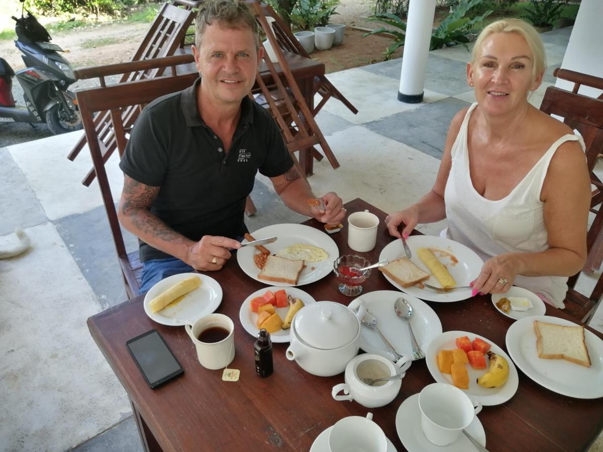 Rainbowswell Beach Resort Unawatuna Eksteriør bilde